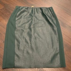 Bailey 44 size 8 green vegan leather skirt
